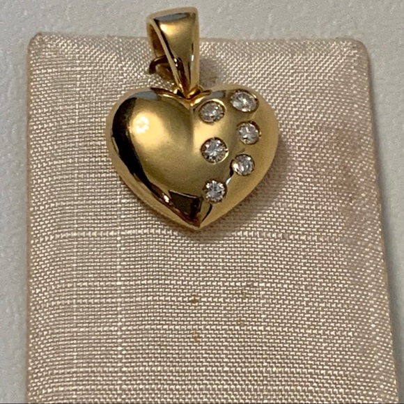 18K Gold & Diamond Vintage Heart Pendant - Picture 3 of 11